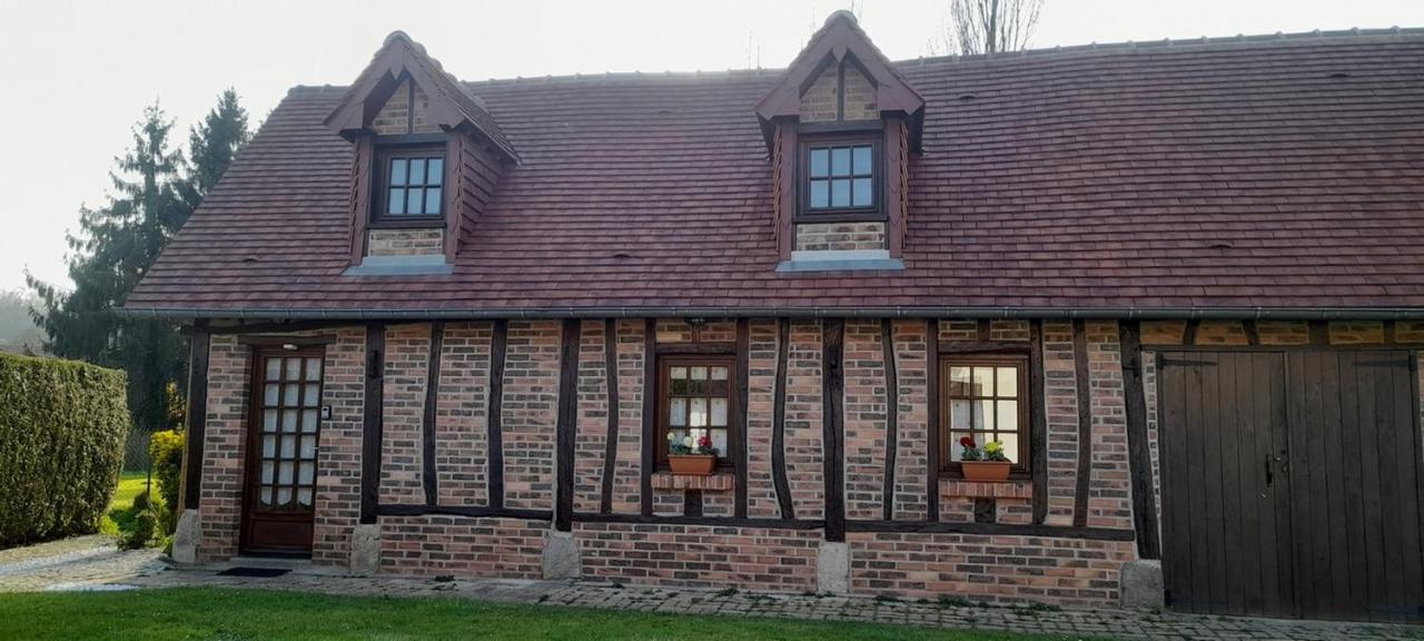 Le Petit Gite De La Varenne Saint-Hellier Zewnętrze zdjęcie